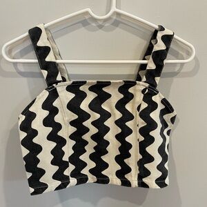 Cider Black and White Wave Pattern Crop Top